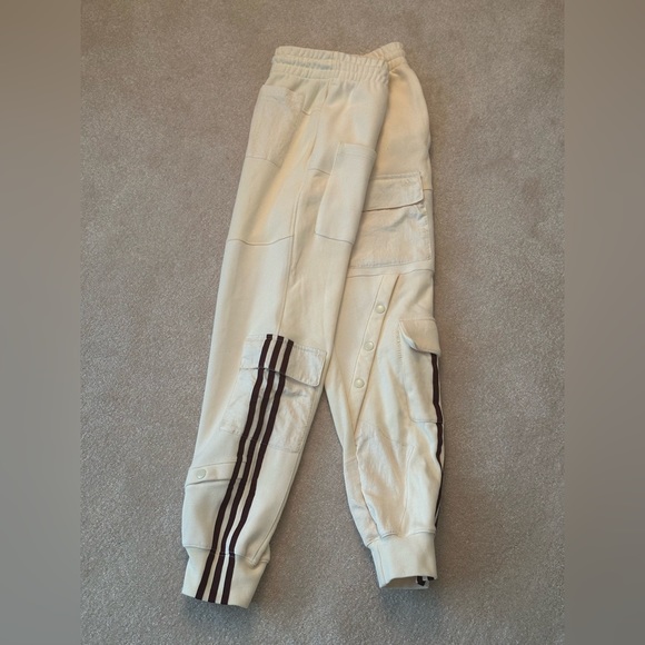 Adidas x Ivy Park - Drop 1 | Cargo Sweatpants, Ecru Tint/Maroon (RARE) - Picture 4 of 16